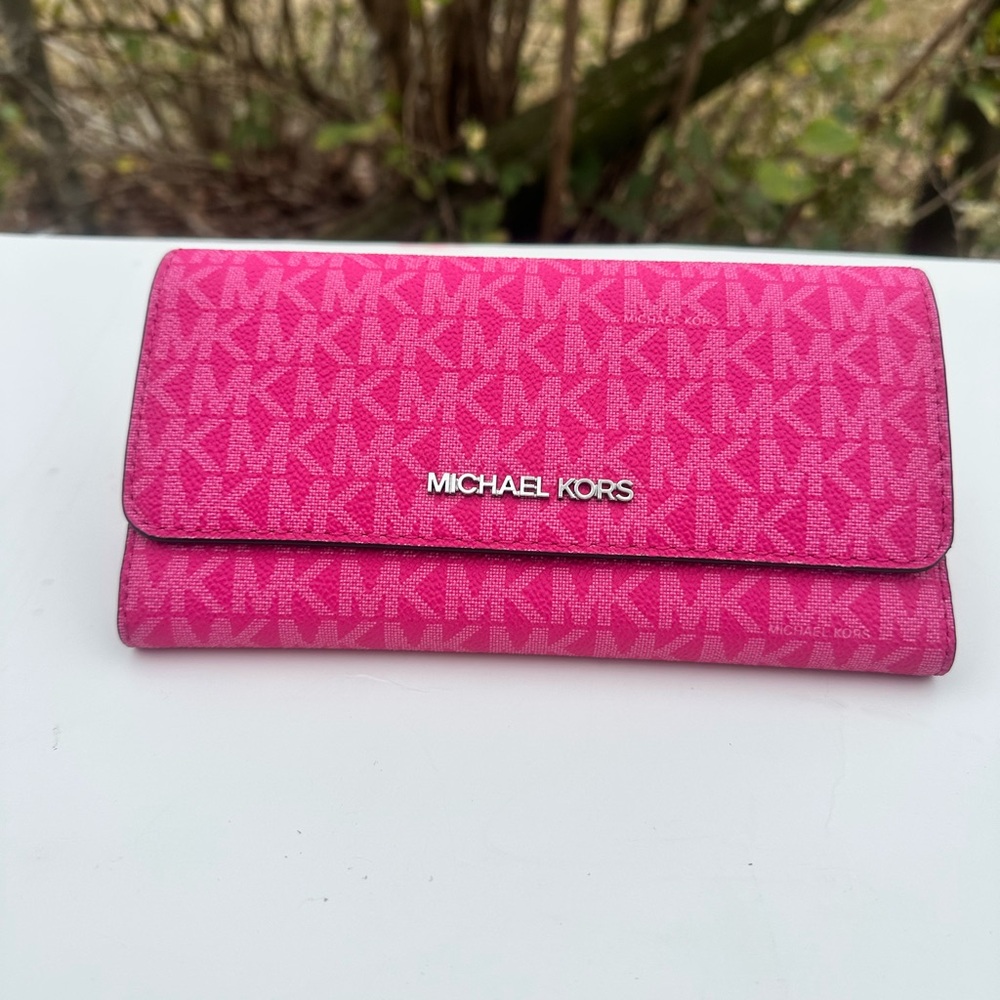 Michael Kors Jet Set Travel Large Bifold Wallet Dragon Fruit Mk Logo Le… - Picture 2 of 4